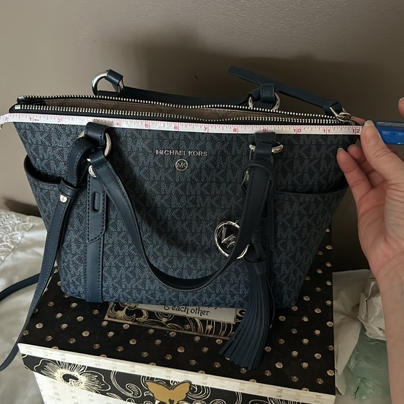 NEW MICHAEL KORS PURSE - Picture 9 of 15